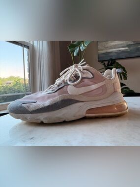 Nike Air Max 270 React sneakers in a Plum Chalk, White, and Grey colorway 9W